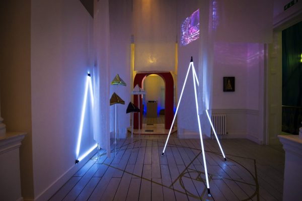 A range of classic and modern rooms, ideal for historic and high end sets